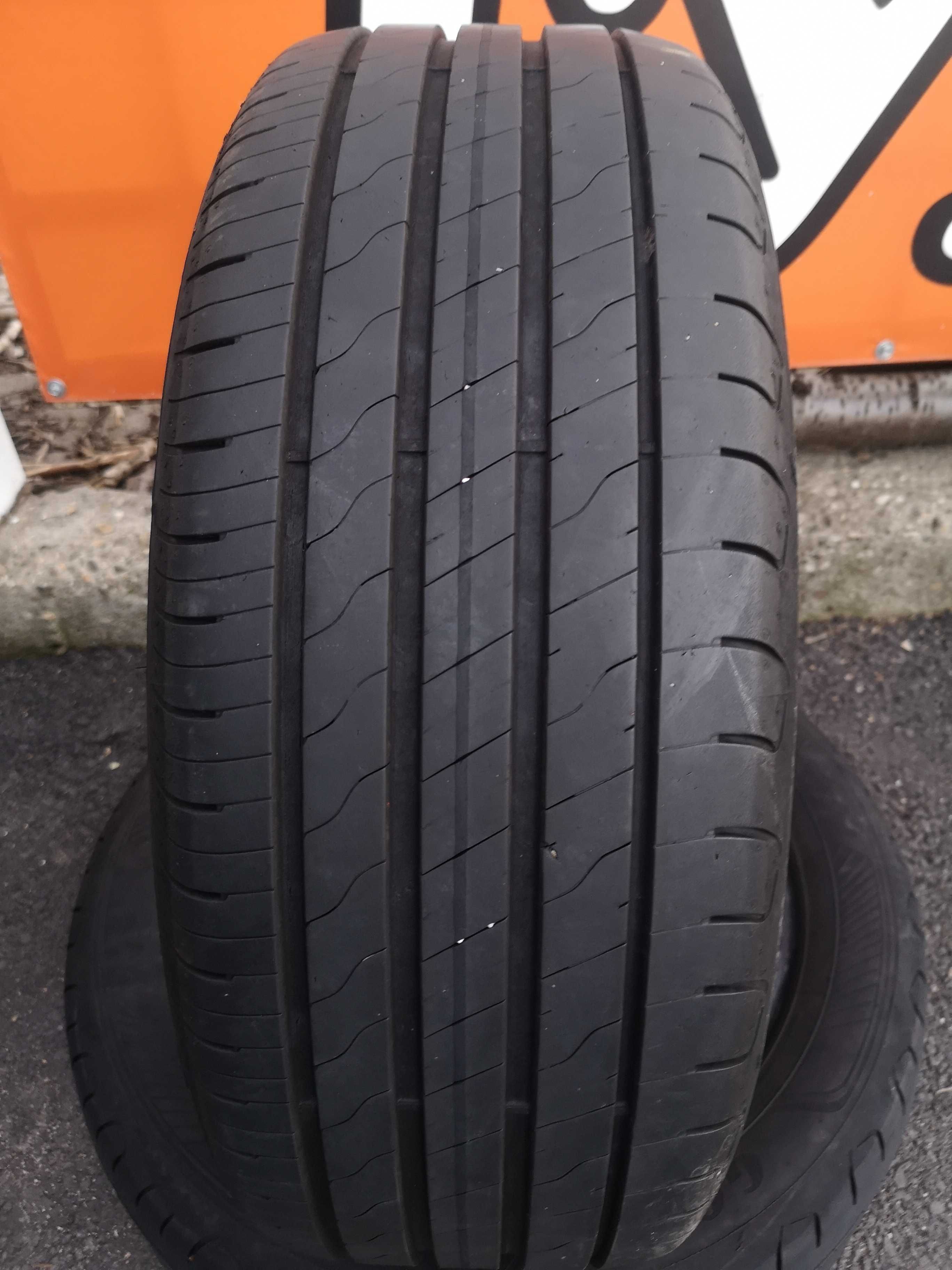 2бр 215/55/17 GOODYEAR 7мм грайфер дот:22г безплатен монтаж