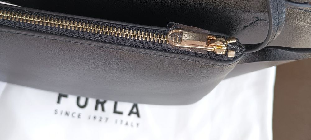 Furla FLOW/MIADIVA оригинални раница/чанта