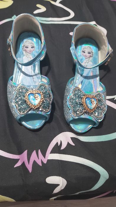 Pantofiori de printesa nr.33