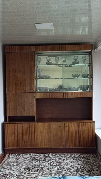 Сервант в отличном состоянии