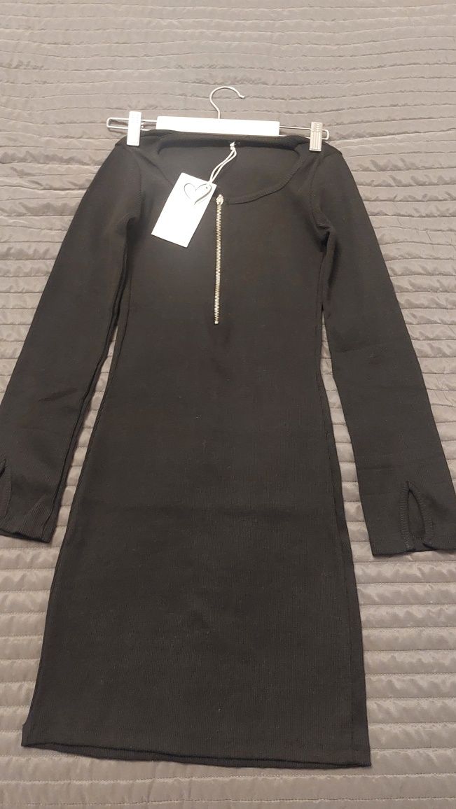 Rochita neagra cu eticheta