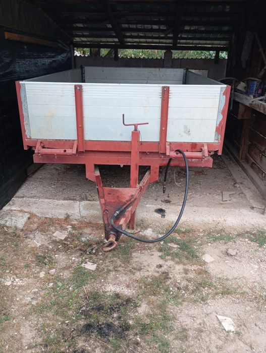 Vând tractor U650 +utilaje