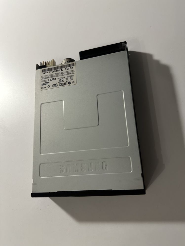 Ретро floppy дисковод Samsung SDF-321B