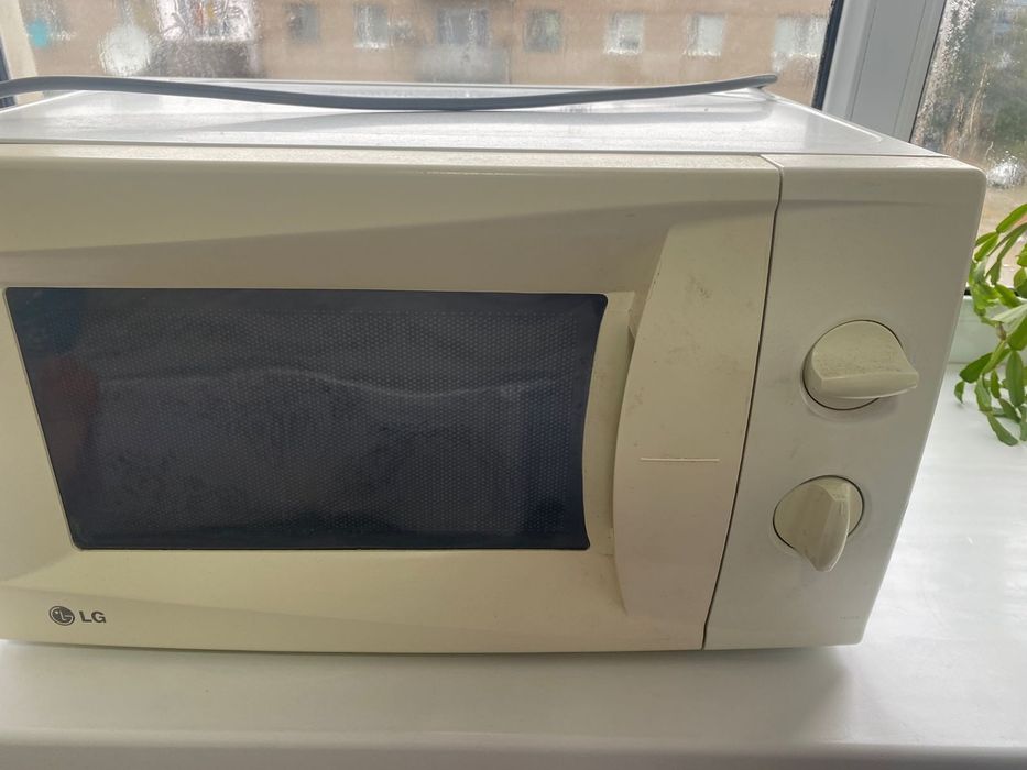 Продам микроволновку LG