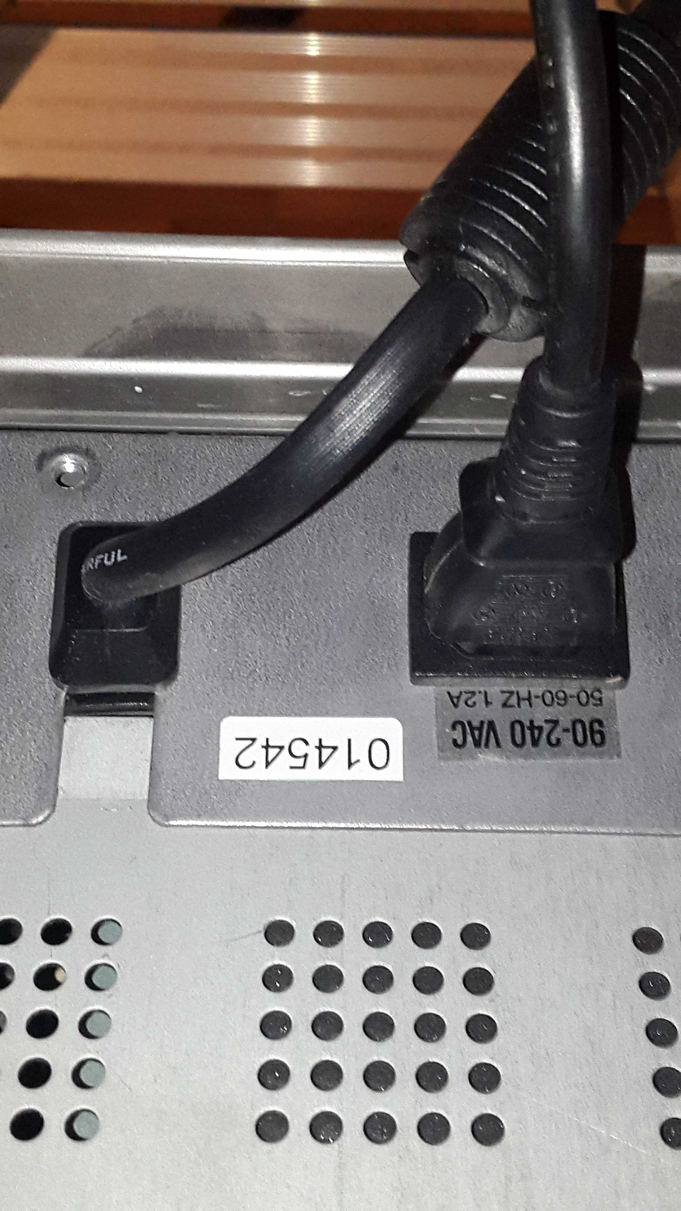 ЭЛТ VGA монитор. питание 220VAC -1. 2A