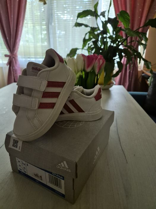 Маратонки ,сандали, обувки