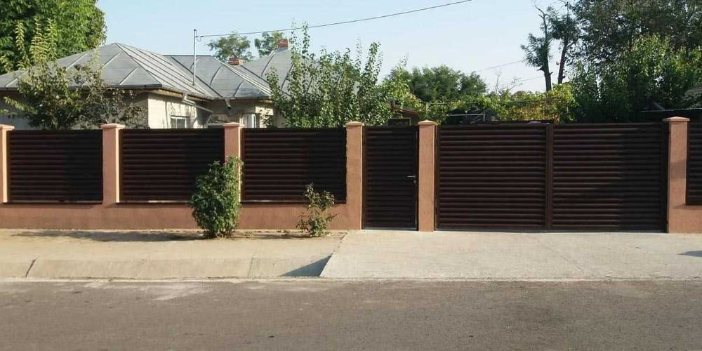Garduri si porti din sipca metalica, panou jaluzele, tabla, plasa, BCA