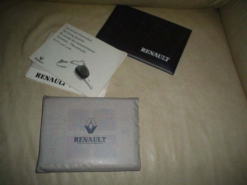 сервизни авто книжки и части за стар Мерцедес...