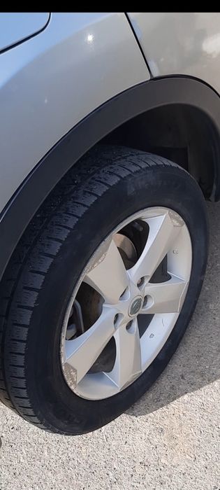 Продаётся Шины зима отличном состоянии демизизонка