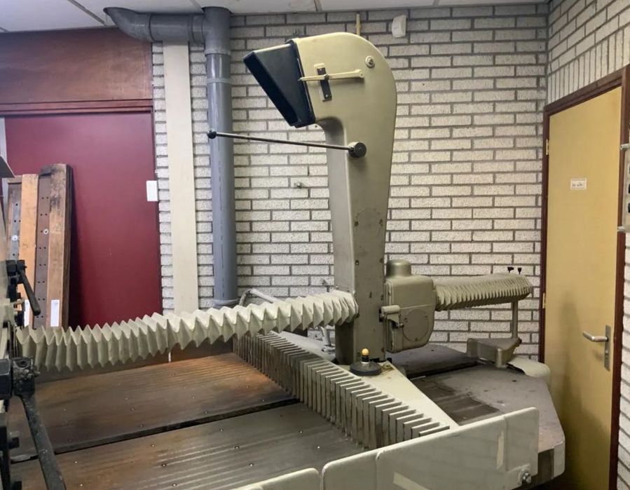 Ghilotina Polar Mohr 145EL