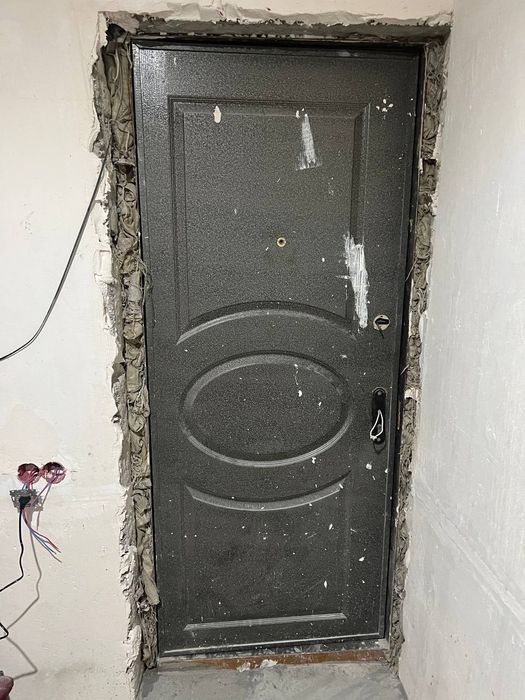 Дверь для дома вход