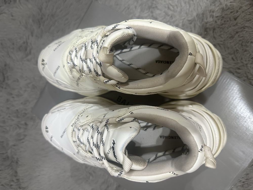 Balenciaga triple s