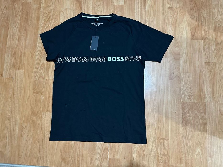 Tricouri barbati XL / XXL ( armani, hugo boss)