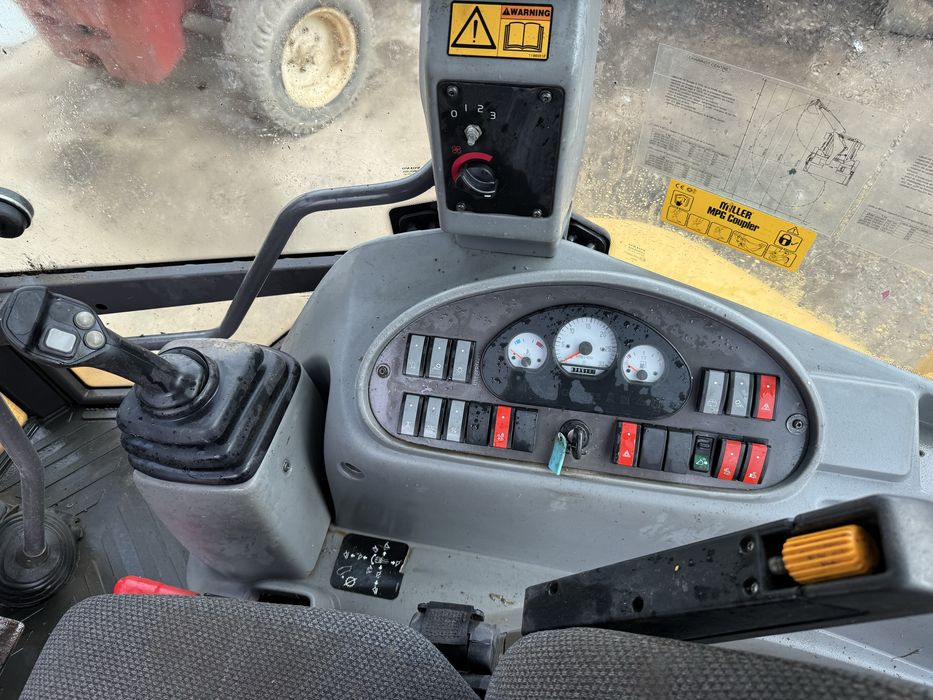 Buldoexcavator Volvo BL 71 4x4