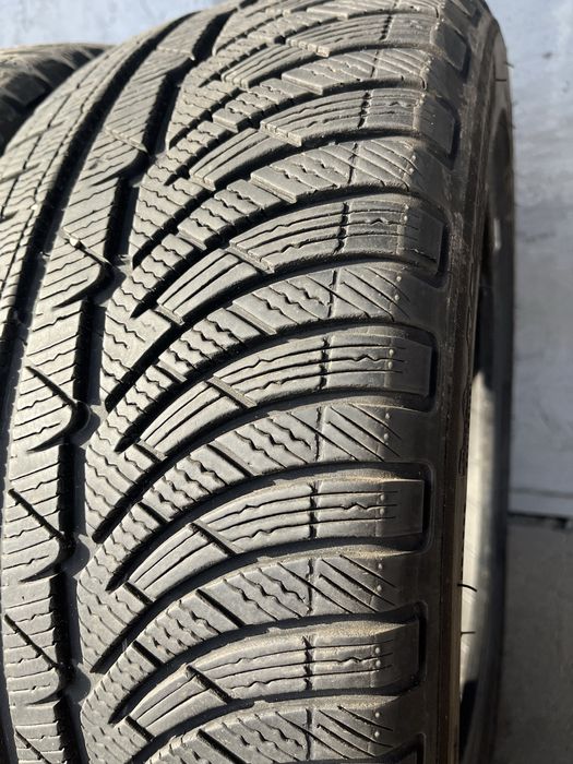 2 бр. зимни гуми 245/45/18 Michelin PA 6 mm DOT 3014