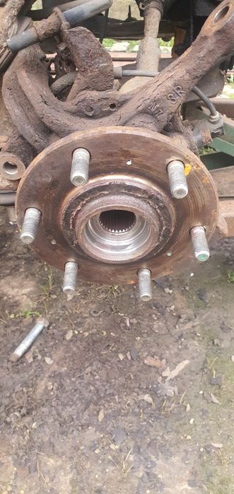 Fuzeta si rulment fata L 200