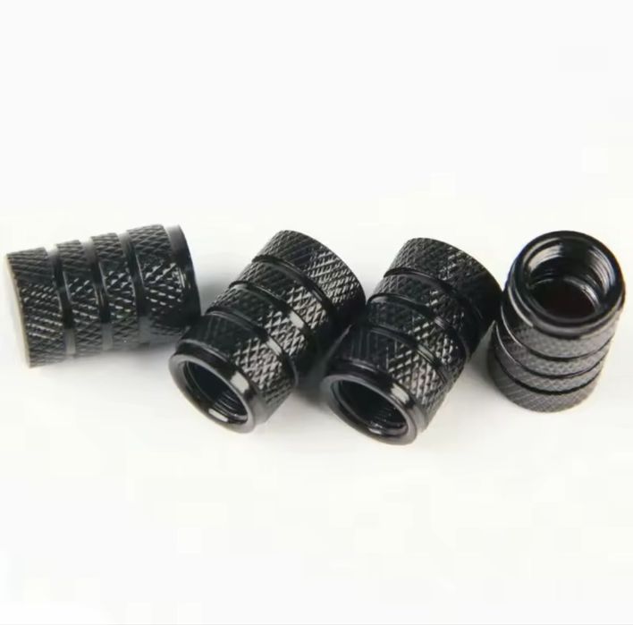 4бр черни метални капачки за вентили