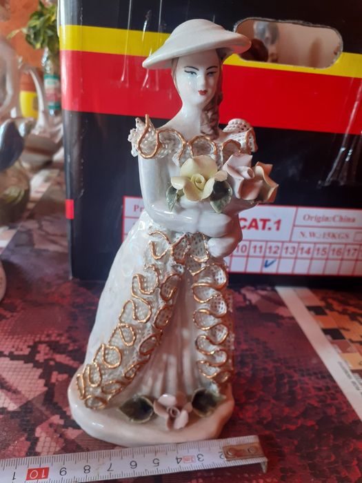 Bibelouri  porțelan -   20 / 25 bucati