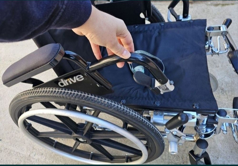 Fotoliu rulant/scaun cu rotile sezut 35 cm pt copii