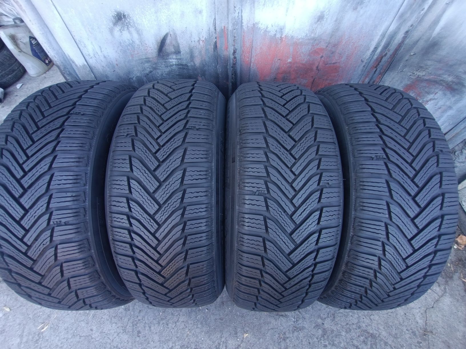 205/60/16 Michelin