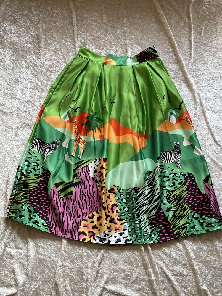Цветна пола с уникален десен размер стандарт