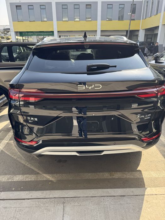 BYD CHAMION 2025-26 Smart 605 km qora narda grey oq