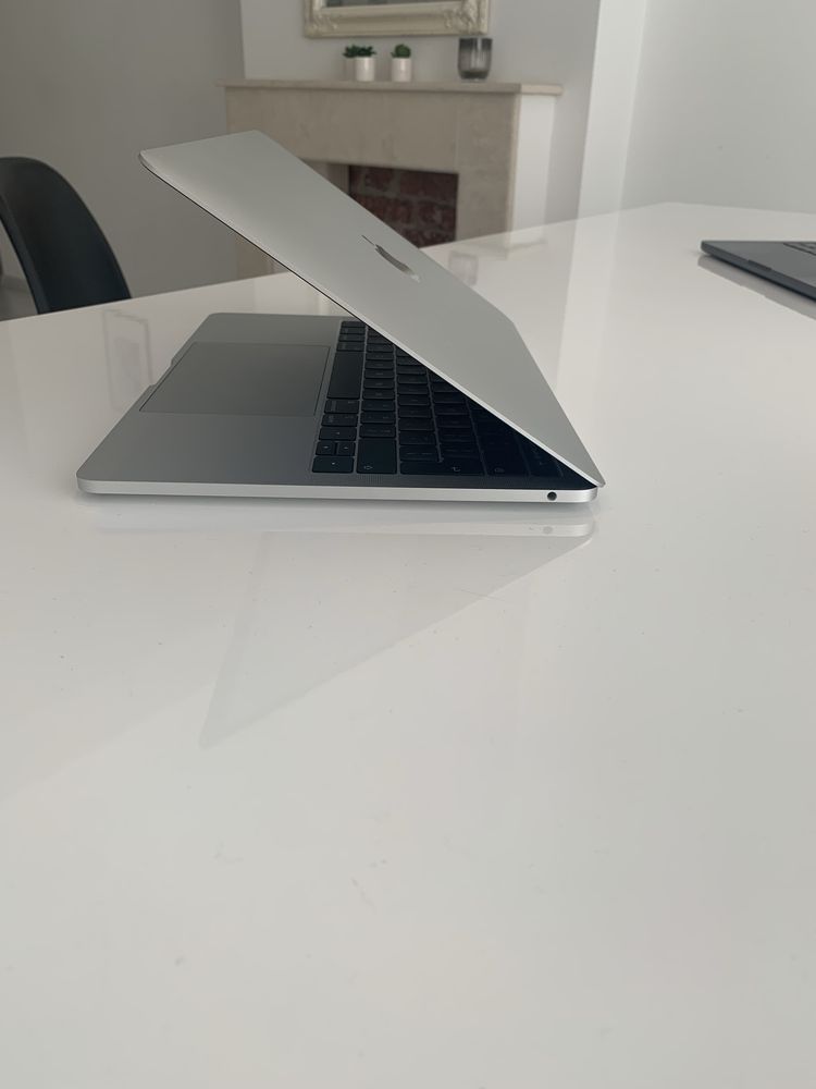 Macbook Pro 13 inch 2019г