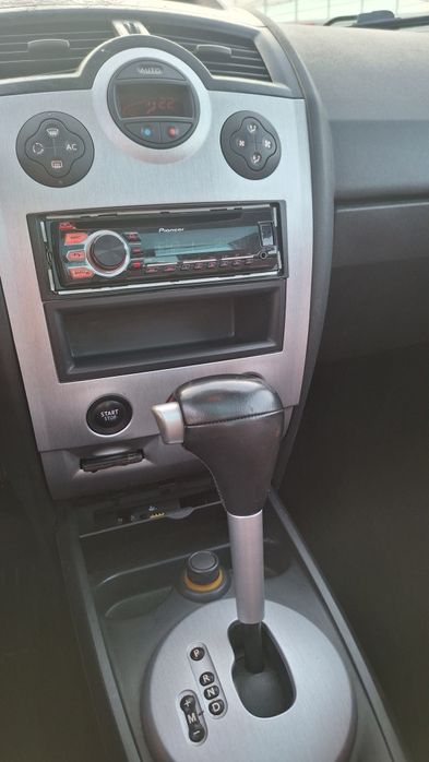 Renault Megane decapotabil motor 2l benzina cutie automata