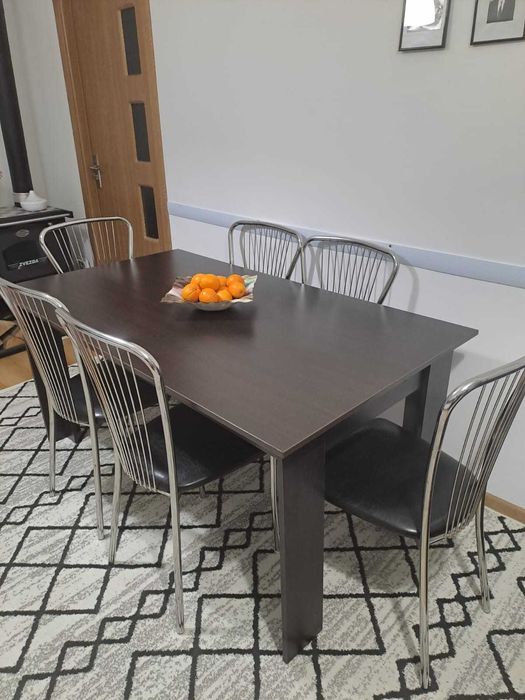 Stei BihorMasa cu 6 scaune, canapea