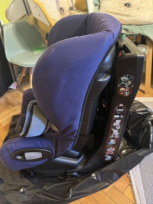 Детско Столче за кола(въртящо) Maxi Cosi Axiss