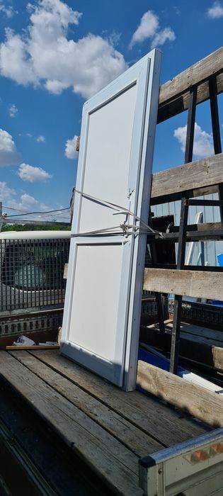 Usa de termopan noua.