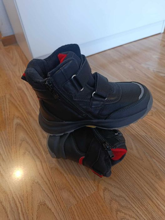 Чисто нови детски зимни ботуши – номер 30