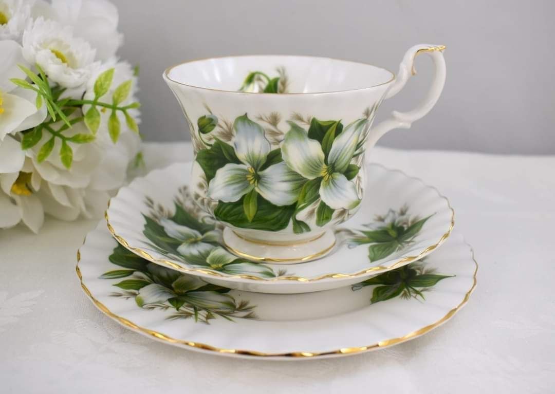 ROYAL ALBERT TRILLIUM, английски троен сет за кафе, костен порцелан