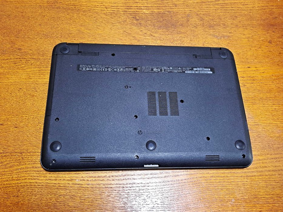 Vand laptop HP250 G3 /i5-4210U-8 GB RAM-SSD 240 GB-NVIDIA GeForce 2 GB