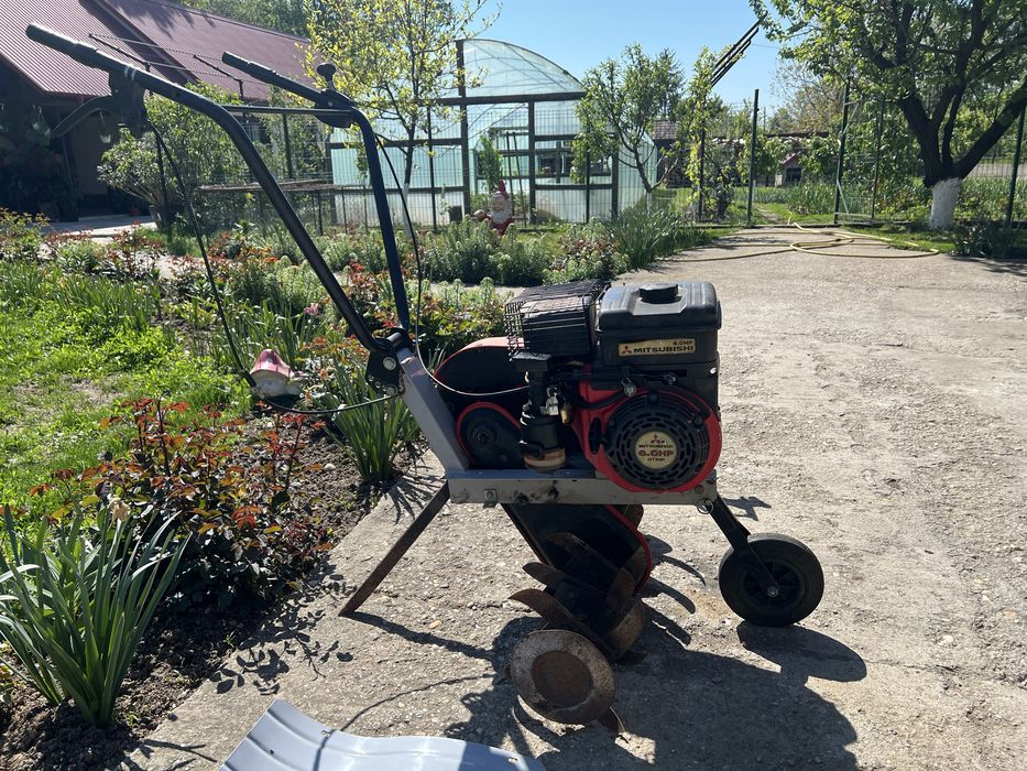 Vând motocultor Mitsubishi GT 600