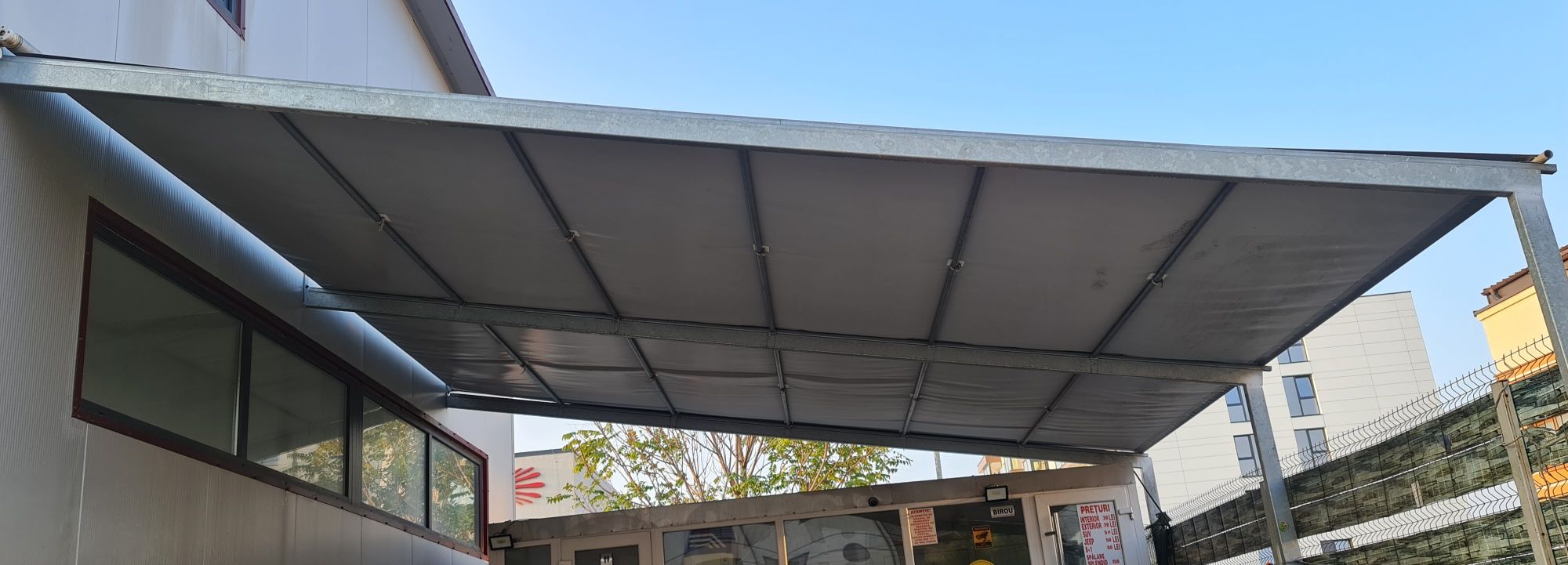 Vind pergola retractabila