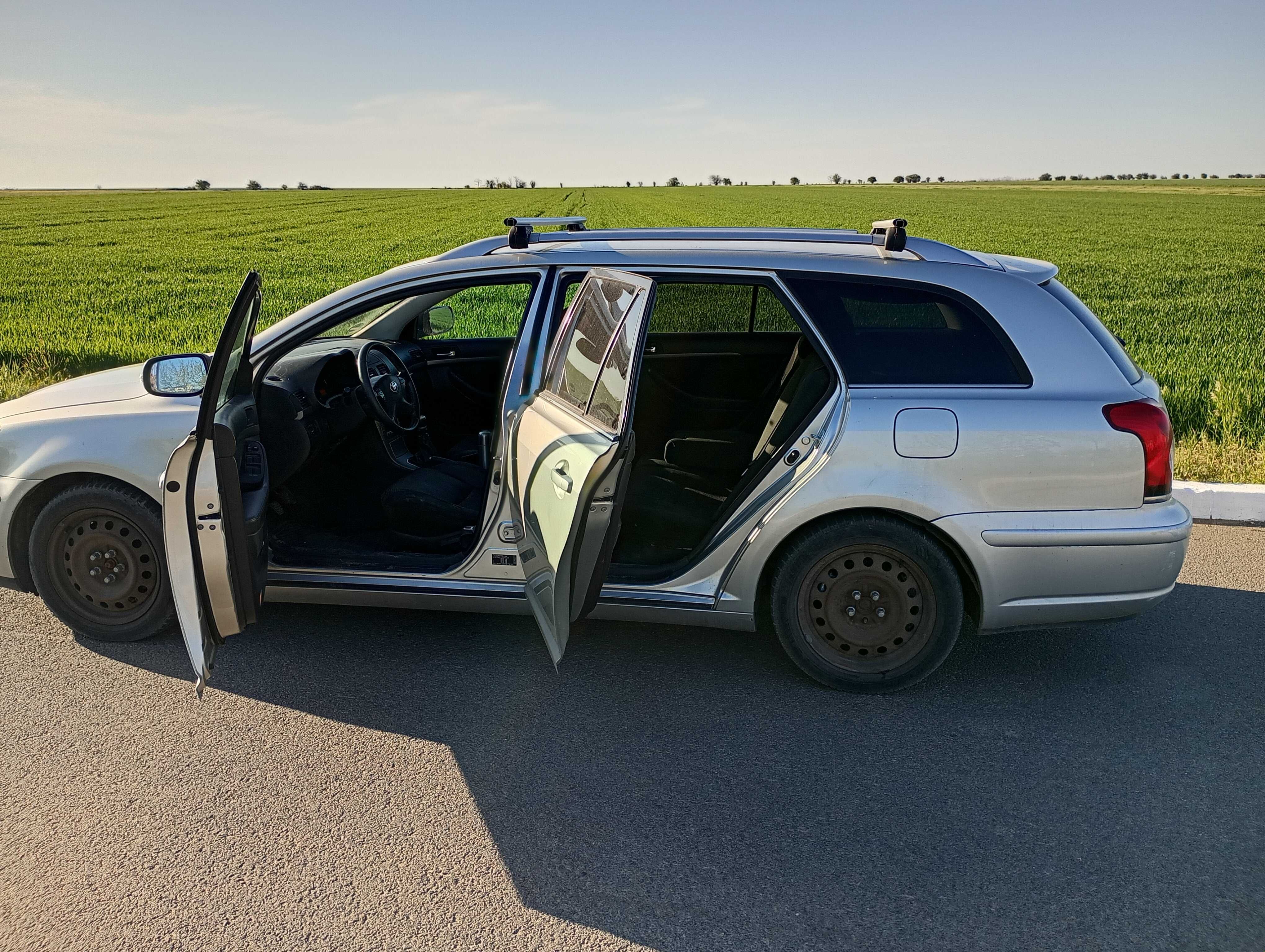 Vând Toyota avensis second hand