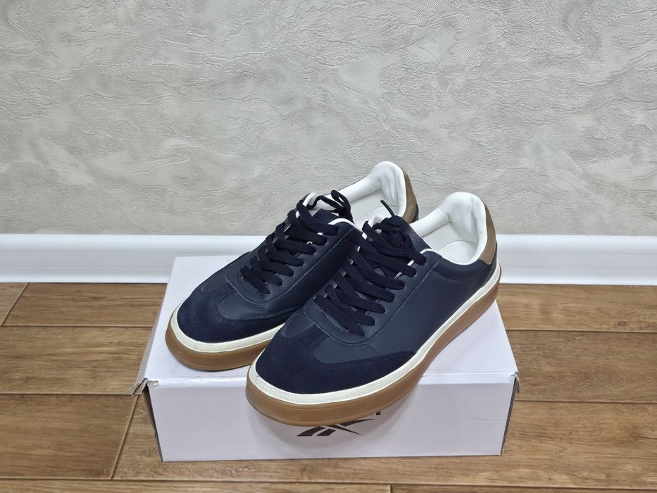 Продаются обуви.