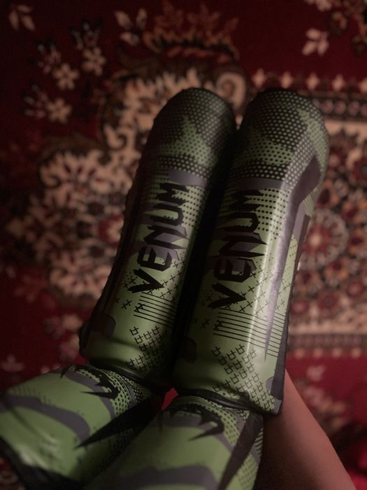 Продаю щитки Venum (для единоборств/кикбоксинга/ММА)