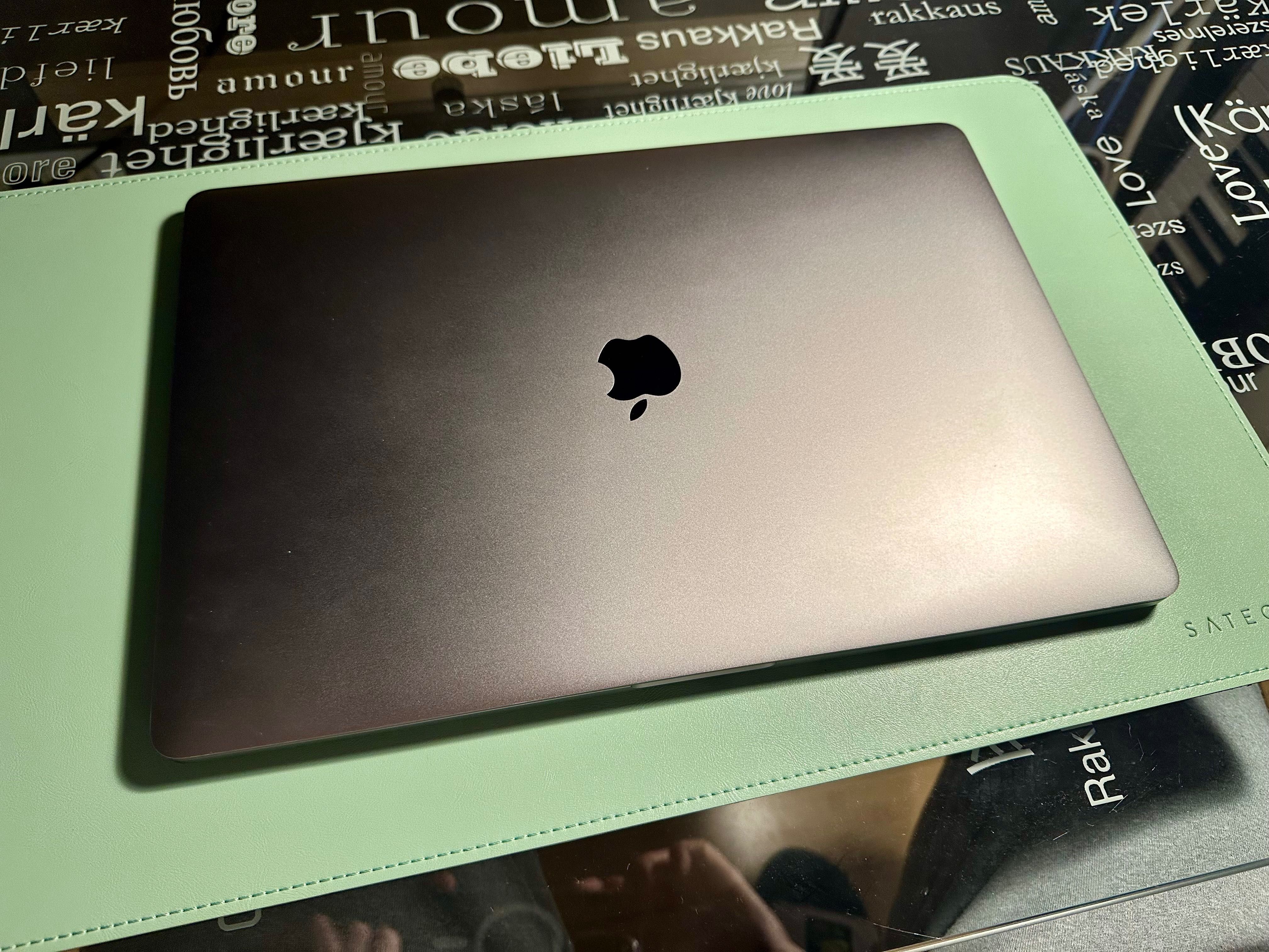 Macbook Pro Retina 15", 2,9GHz i9, 500GB, 32GB, Radeon Pro Vega 20 4GB