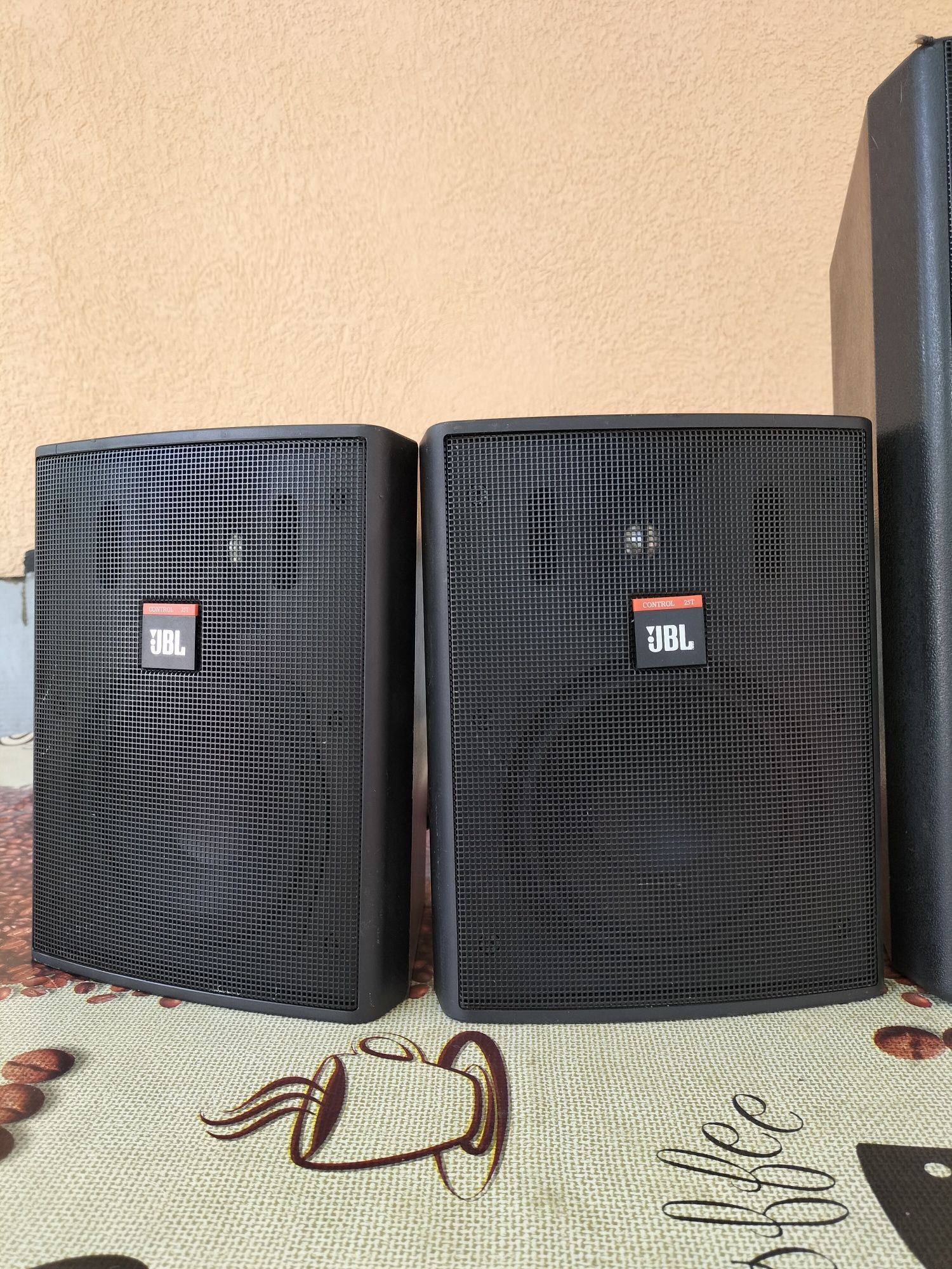 Vând boxe jbl 400€