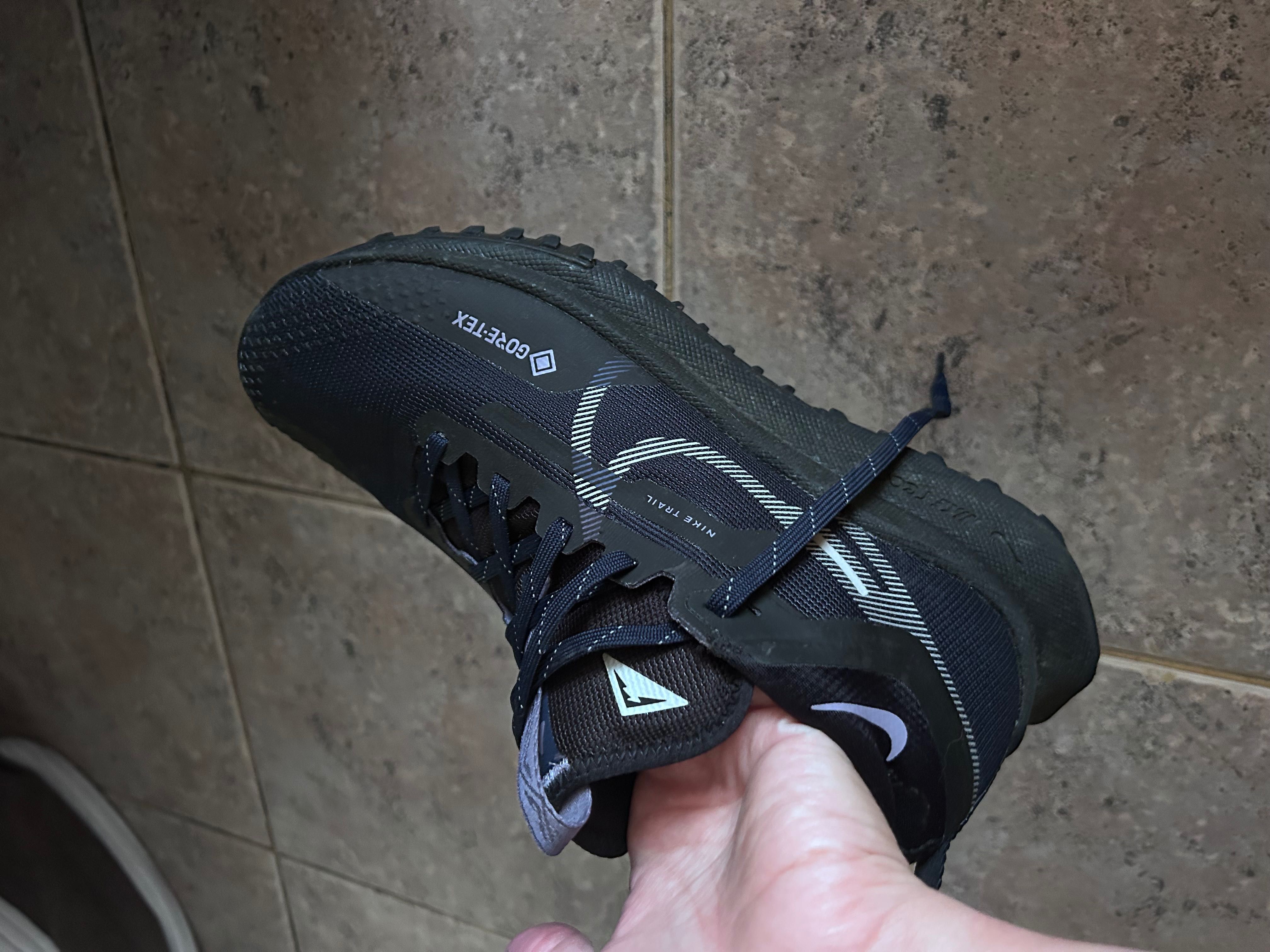 Дамски маратонки Nike goretex