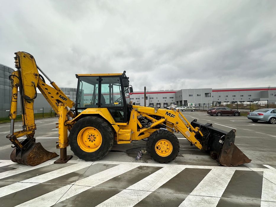 Buldoexcavator MF60HX