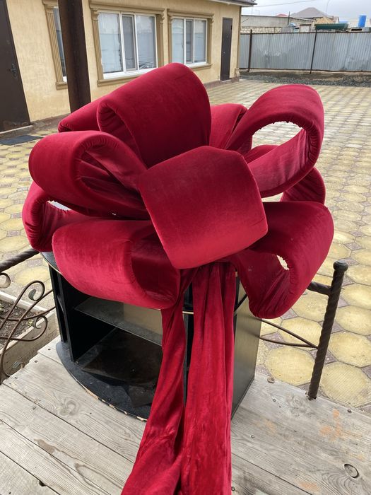 Бант на машину в отличном состоянии