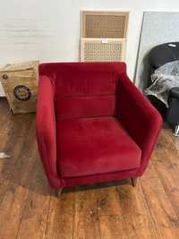 Кресло красное, новое