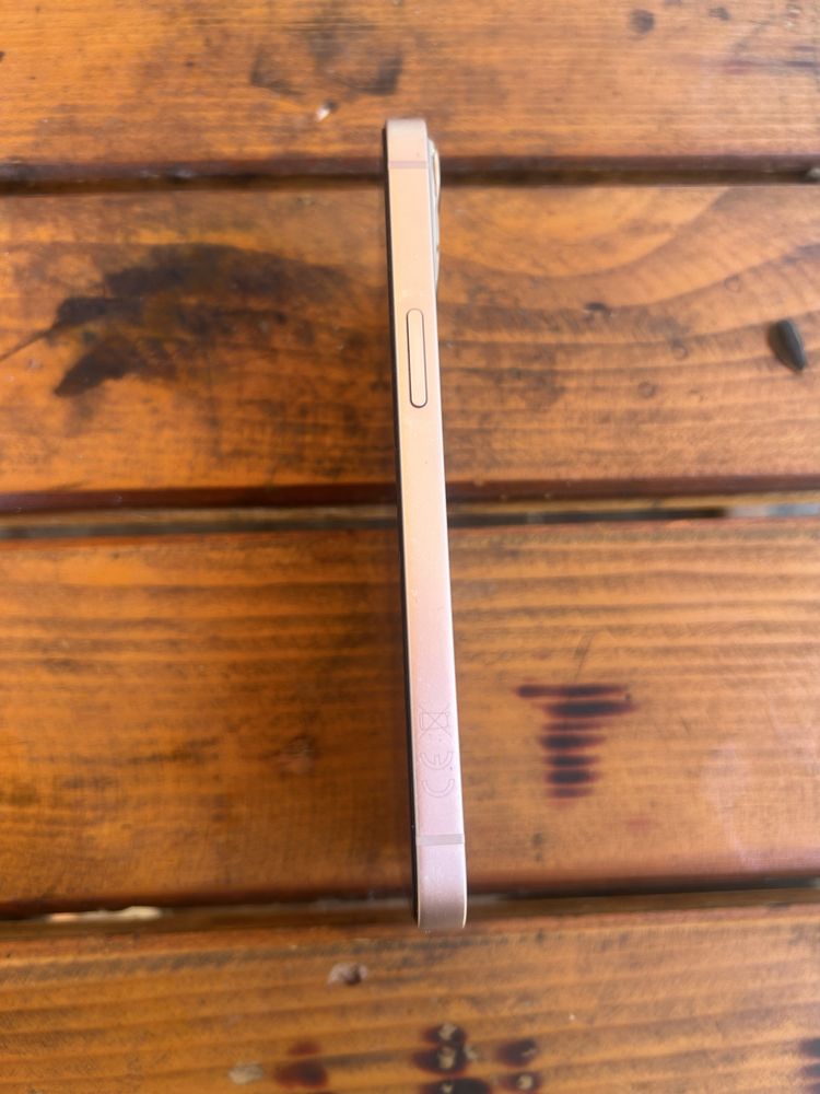 Iphone 13        .
