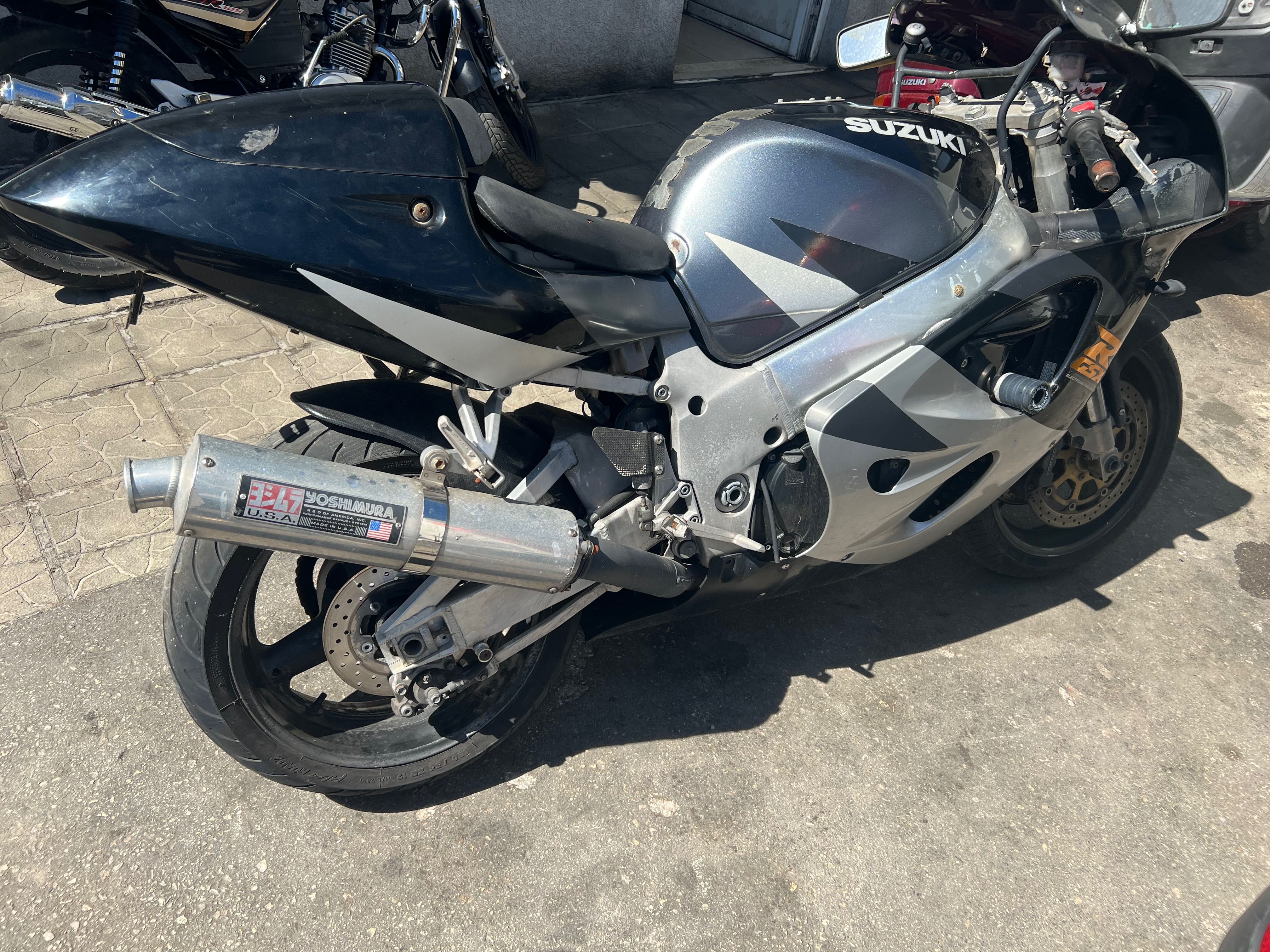 Suzuki SRAD gsxr 600 / 750 на ЧАСТИ