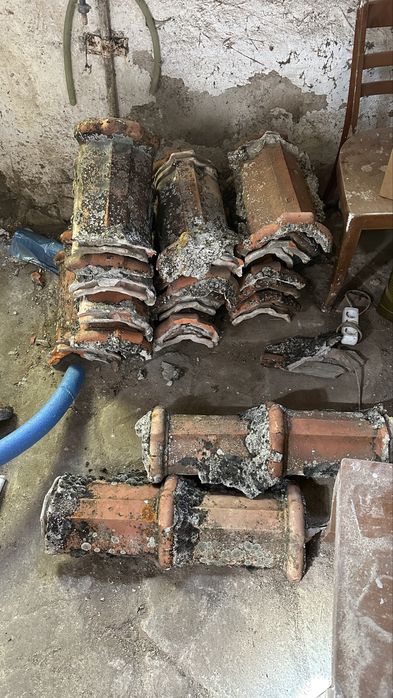 Coame ceramice pentru țiglă – vechi, din lut ars 60 bucati