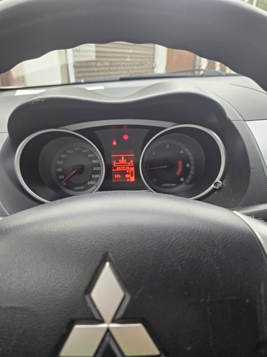 Mitsubishi Outlander 2.0did înmatriculată 4300€