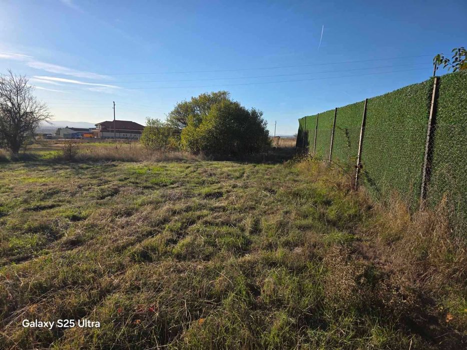 Продавам УПИ с.Подгумер